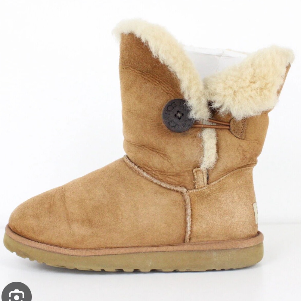 UGG Ankle Bottom Up Camel Boots Size 6